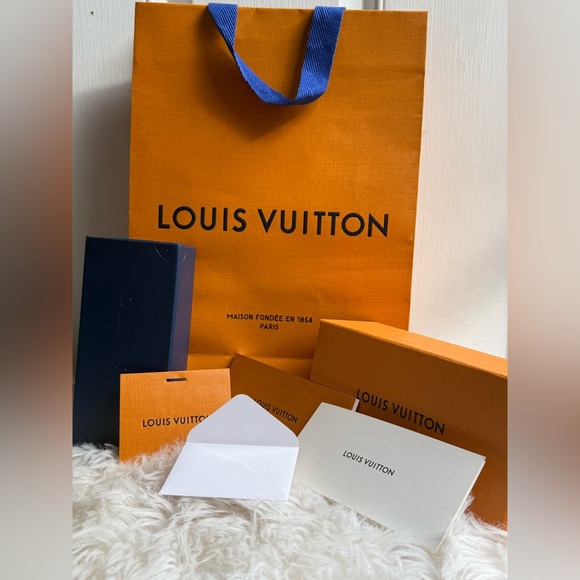 LV Grease Mask Monogram Sunglasses - Picture 15 of 16